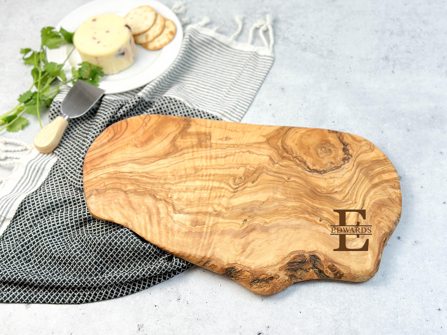 Personalized Monogram Olive Wood Charcuterie Board - K&J Keepsakes