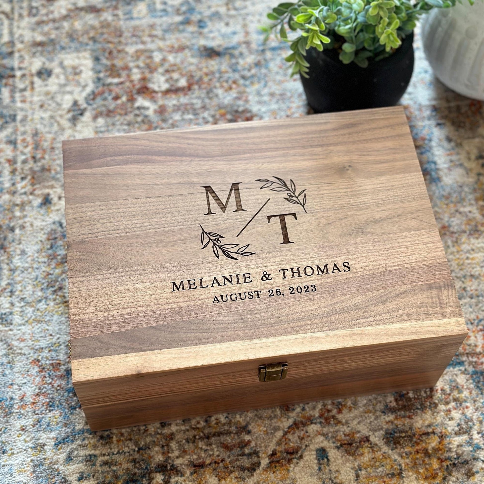 Personalized Walnut Keepsake Box, Wedding Memory Box, Wedding Keepsake Box, Anniversary Gift, Bridal Shower Gift, Gift For Couple