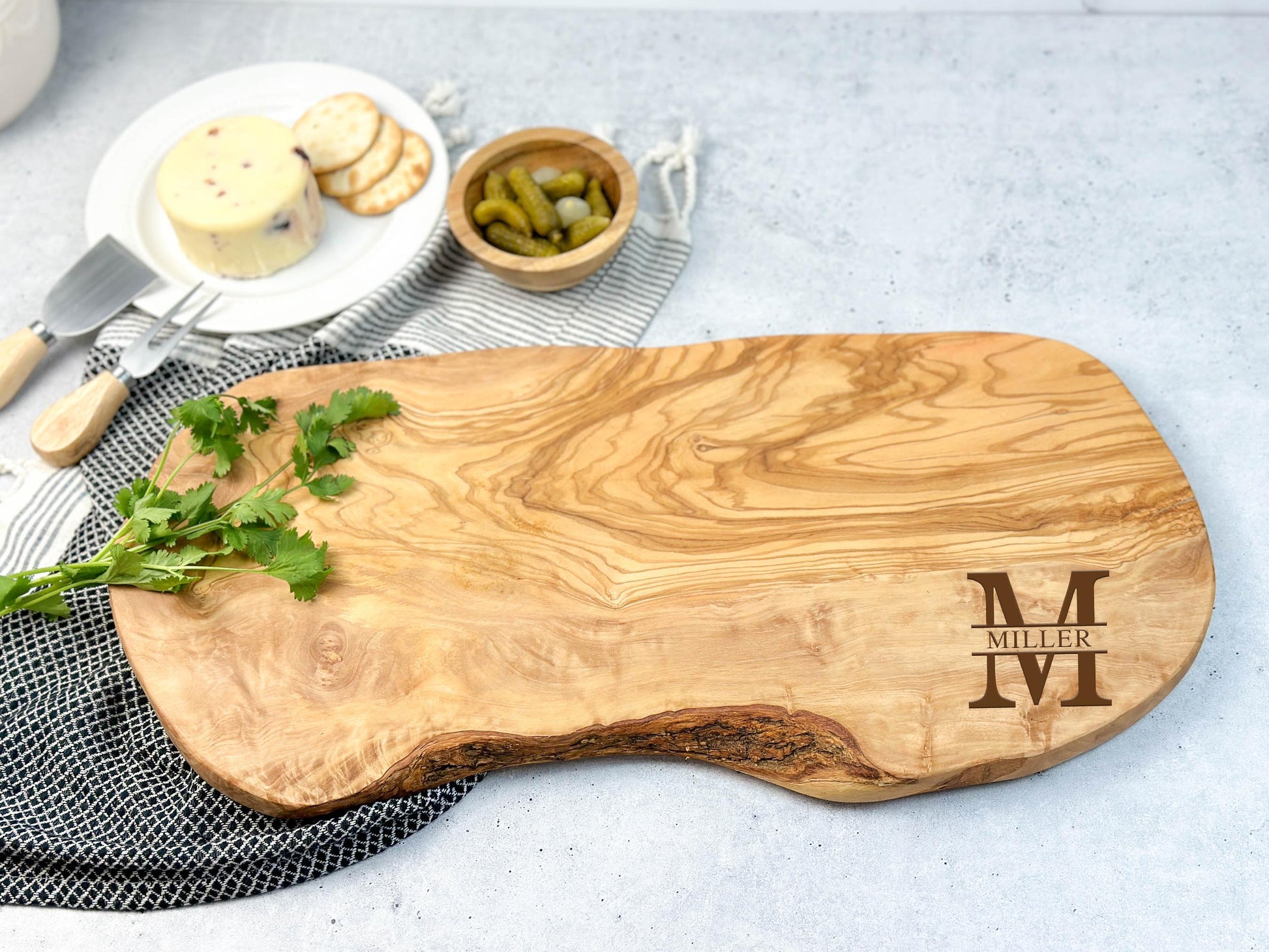 Olive Wood Engraved Cutting Board – Designs by Cricket
